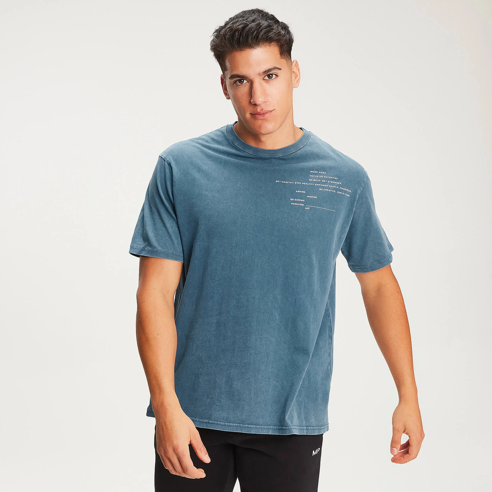 MP Men’s Rest Day Staggered Slogan T-Shirt - Bluejay - XS 画像 1