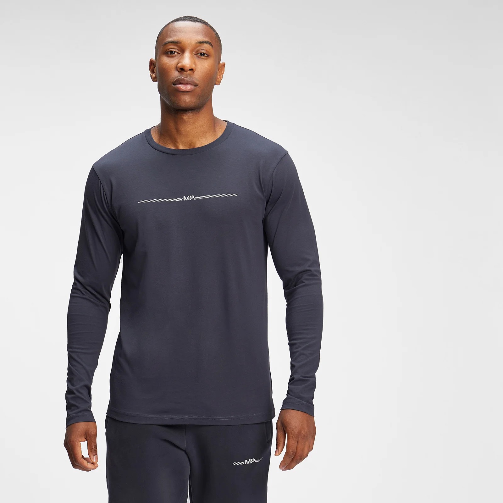 MP メンズミニマークグラフィックロングスリーブTシャツ - Graphite - XXS 画像 1