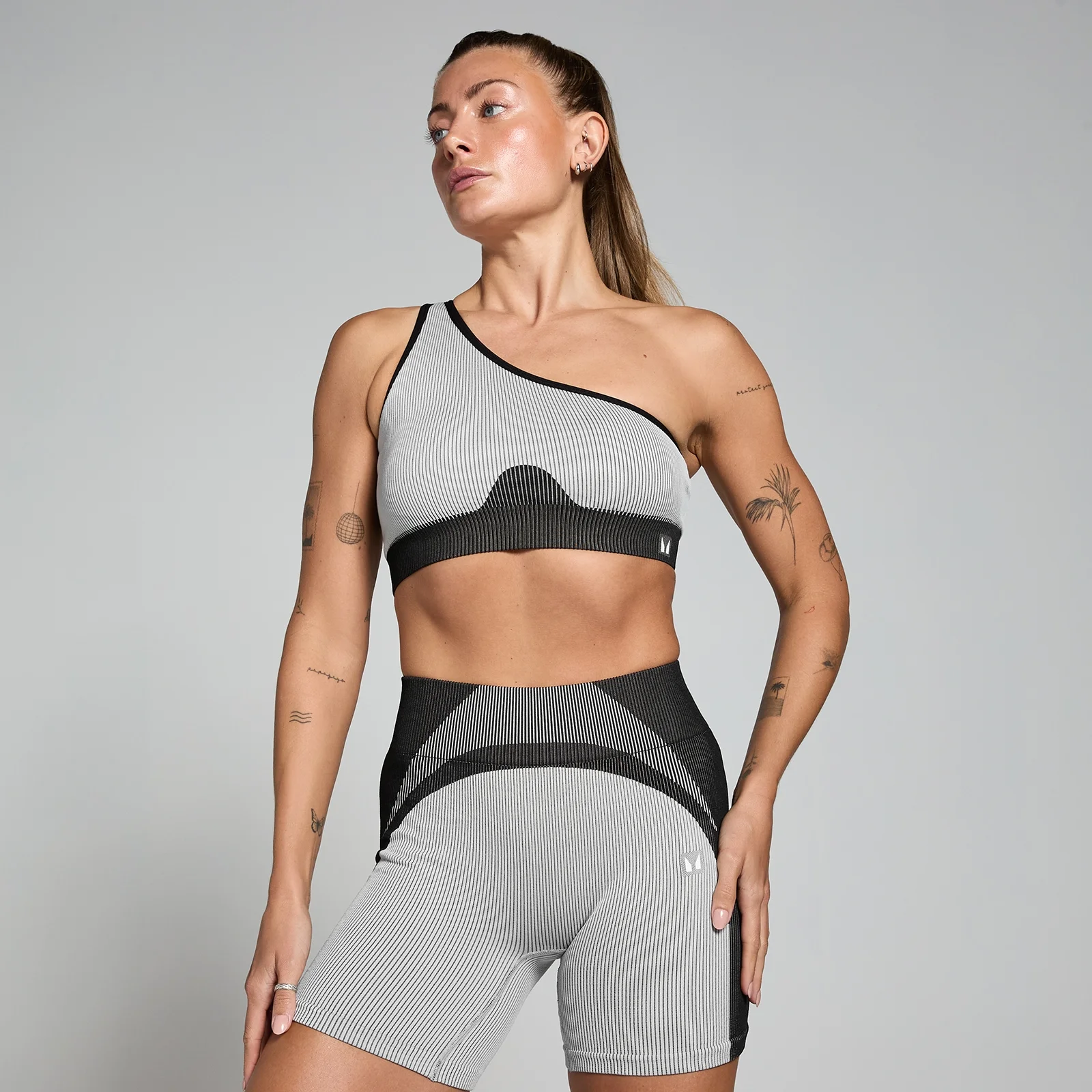 MP レディース コントラスト リブ シームレス ブラ - ブラック/グレー - XS 画像 1